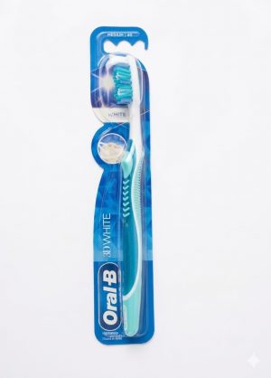 מברשת שיניים אורל בי Oral-B 3D White (Medium)